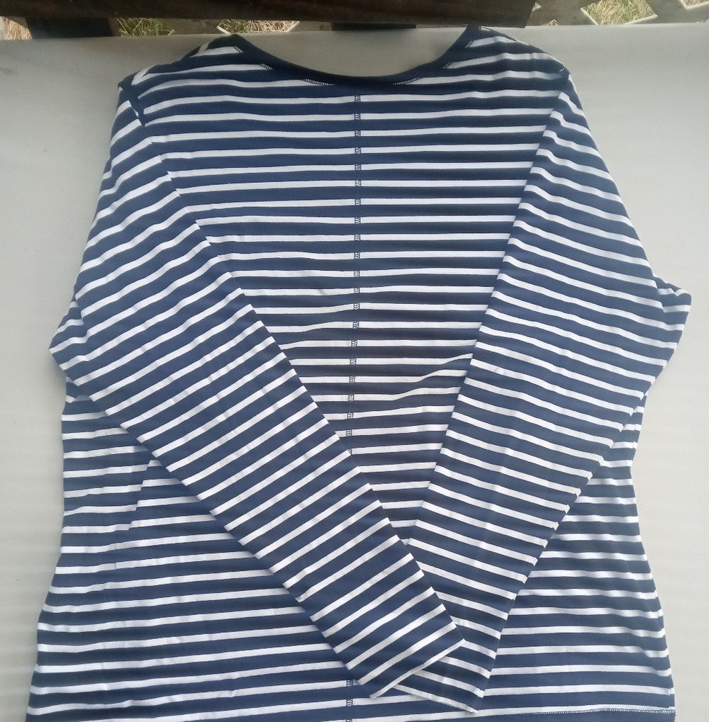 a.n.a Women's Plus Size 3X Navy Blue & White Horizontal Striped Long Sleeve Tee - Picture 8 of 9